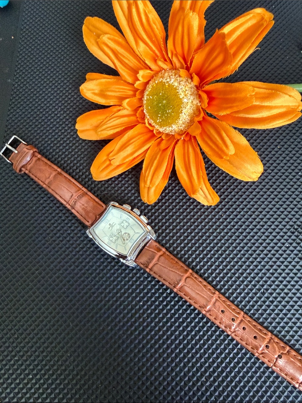 Women's Brown Leather Strap Dress Watch - Classic Style